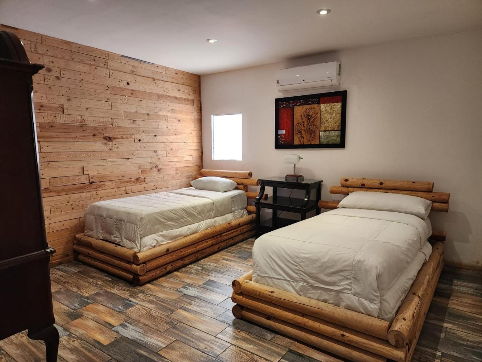 The Royal Suite Tijuana Bagian luar foto